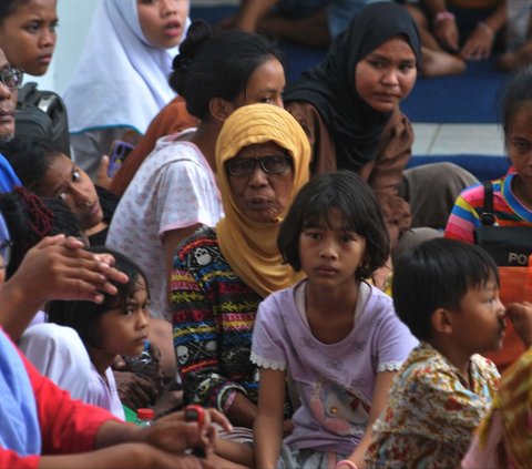 FOTO: Suasana Kampung Susun Bayam Usai Ricuh, Warga Digeruduk Sekuriti JakPro dan Diperintahkan Angkat Kaki