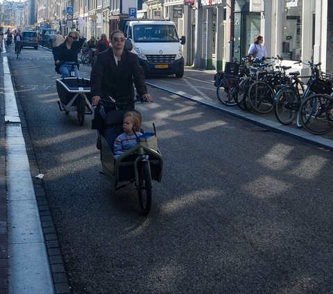 FOTO: Menikmati Amsterdam, Ibu Kota Sepeda Dunia