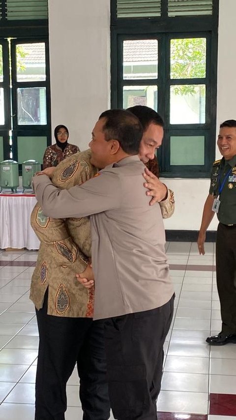 Momen Hendi dan Ahmad Luthfi Berpelukan Di Tengah Hangat Isu Pilgub Jateng 2024