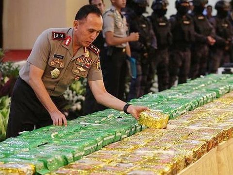 Jenderal Polisi Kenang saat Jabat Kapolda Metro, Ungkap Kasus Ini Posenya Depan 1 Ton Sabu