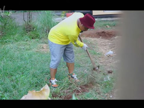 Gagal Nyaleg, Narji Kembali Bertani Memanfaatkan Lahan yang Kosong