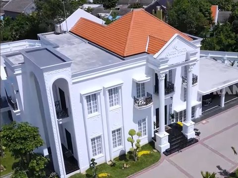 Dulu Tidur di Bawah Kompor, Kini Anggela Permatasari Miliki Rumah Mewah Luasnya Sampai 4 Ribu Meter