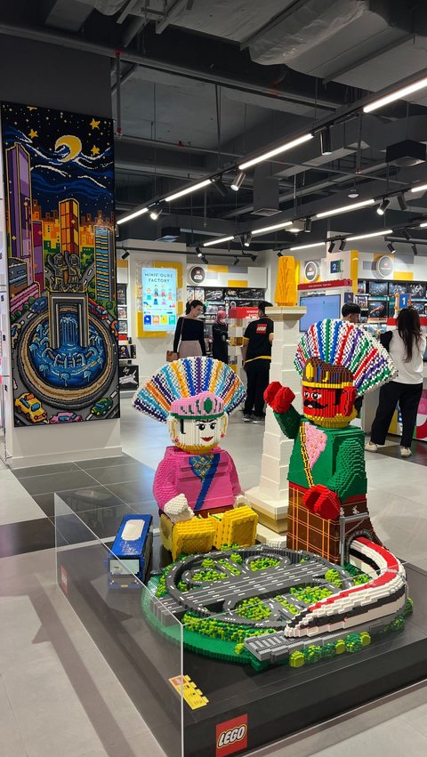 The largest Lego store in Southeast Asia is located in Jakarta.