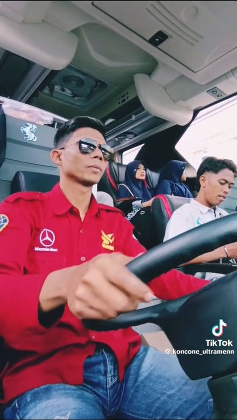 Driver Bus Unggah Momen Bawa Penumpang SMP Studytour, Kompak Hafal dan Lantunkan Dzikir Al Matsurat di Perjalanan