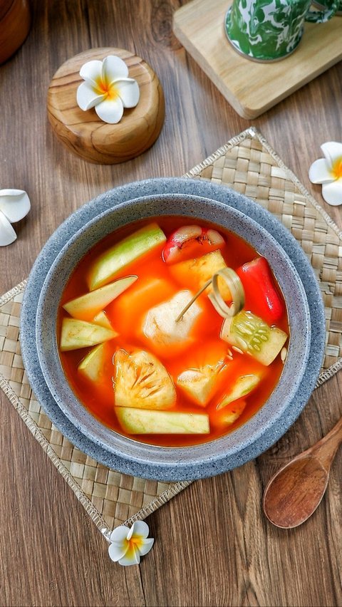Recipe for Fruit Asinan with Refreshing Sweet and Sour Taste
