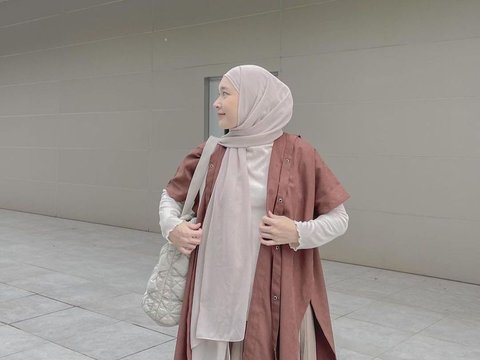 Japanese Vibe Hijab Style, Rely on Flowy Pastel Outfit