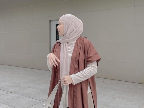 Japanese Vibe Hijab Style, Rely on Flowy Pastel Outfit