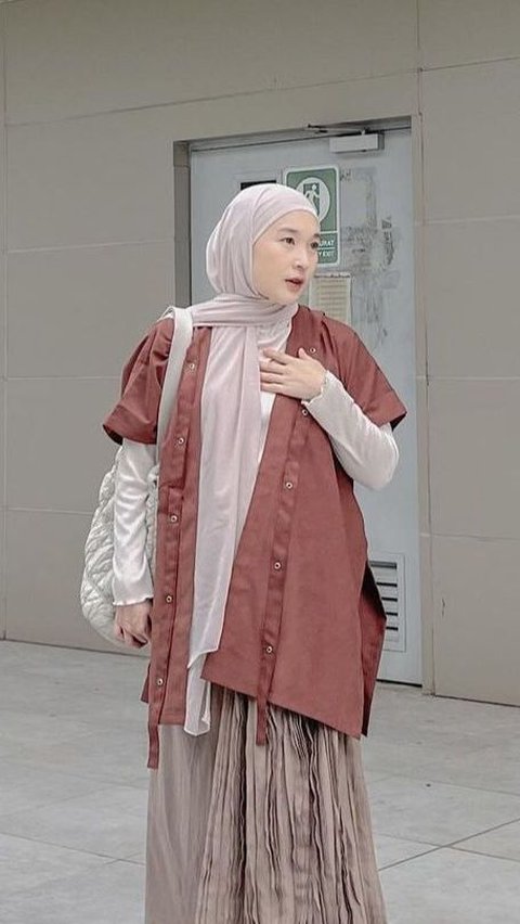 Japanese Vibe Hijab Style, Rely on Flowy Pastel Outfit