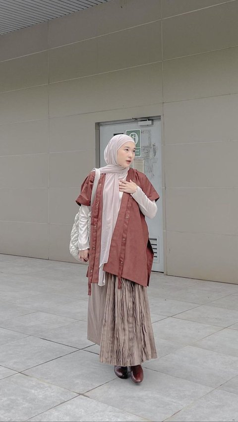 Japanese Vibe Hijab Style, Rely on Flowy Pastel Outfit