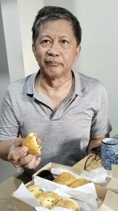 Unique Way of Rocky Gerung Giving Endorsement Food Reviews, Netizens: His Diction is Anti Mainstream