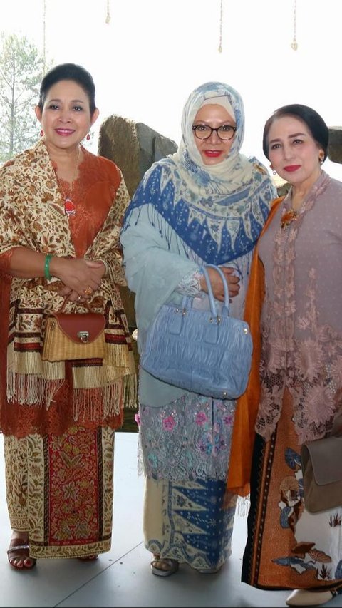 Attend Onky Alexander's Wedding, Style Competition between Tutut Soeharto and Titiek Soeharto, Equally Beautiful Manglingi.