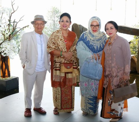Attend Onky Alexander's Child's Wedding, Tutut Soeharto VS Titiek Soeharto's Fashion Showdown, Equally Stunning