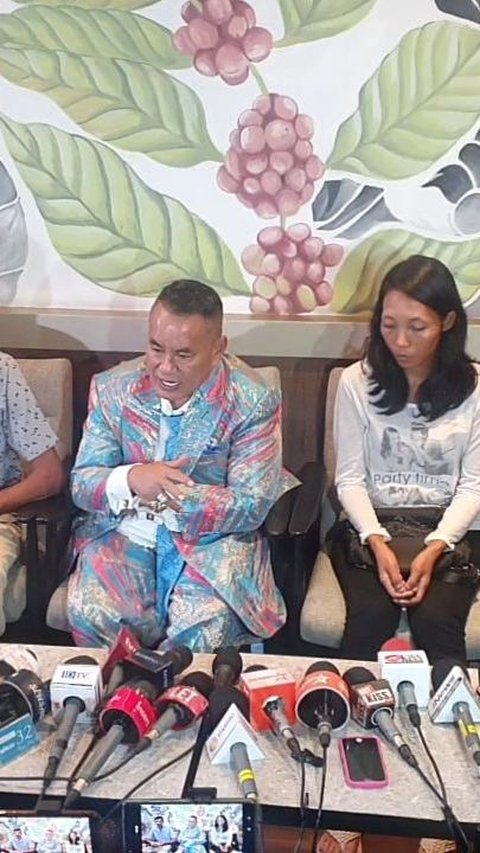 Hotman Paris is surprised that Eky's father does not want to communicate with Vina Cirebon's lawyer: 