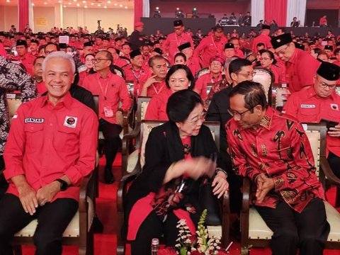 Megawati Jokes, Asks Puan Maharani to Take Over as General Chairperson of PDIP: 