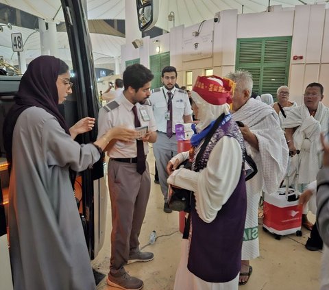 Wave 2 Departure Begins, Hajj Pilgrims Asked to Wear Ihram Clothing Since Embarkation
