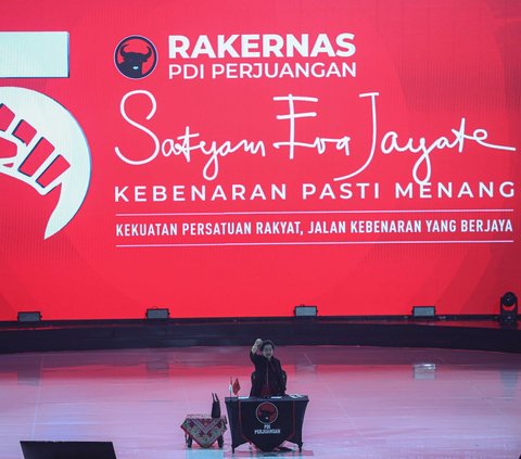 FOTO: Pidato Emosional Megawati di Rakernas V PDIP, Teteskan Air Mata hingga Tegas Siap Jadi Provokator