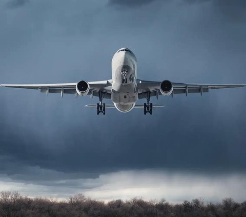 Know the Safest Positions on an Aircraft and Routes Prone to Turbulence Worldwide