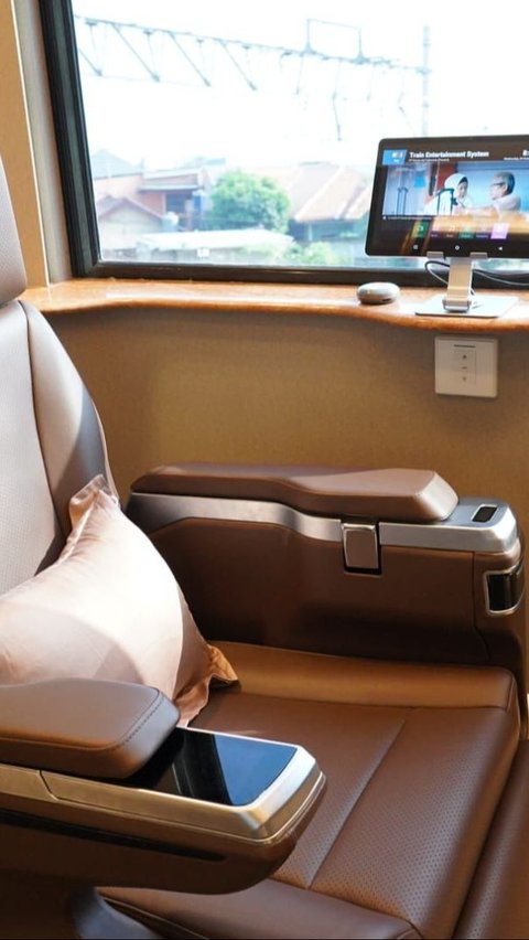 Have you ever ridden a Suite Class Compartment train? This is the facility like First Class on an airplane.