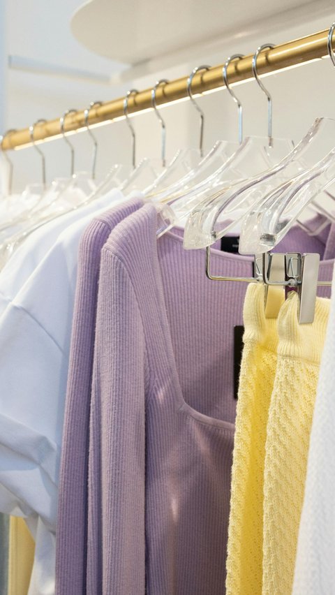 5 Bahan Baju yang Adem di Kulit dan Bisa Mencegah Bau Badan
