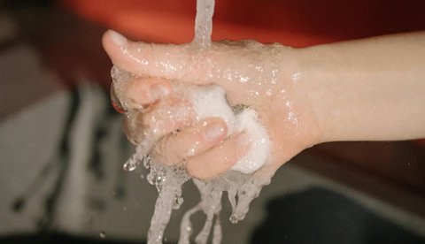 Choosing Soap and Detergent for Sensitive Skin