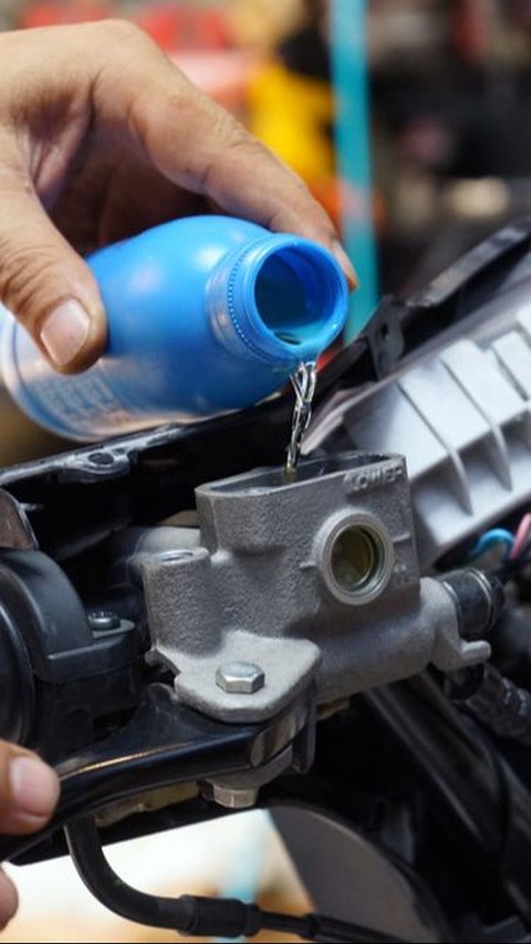 Tips Pengereman Motor Matic Di Jalanan Menurun Agar Tidak Blong - Tips ...