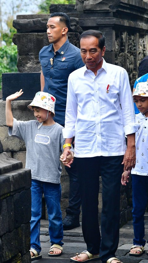 <br>Presiden Jokowi Ajak Keluarga Berakhir Pekan di Candi Borobudur