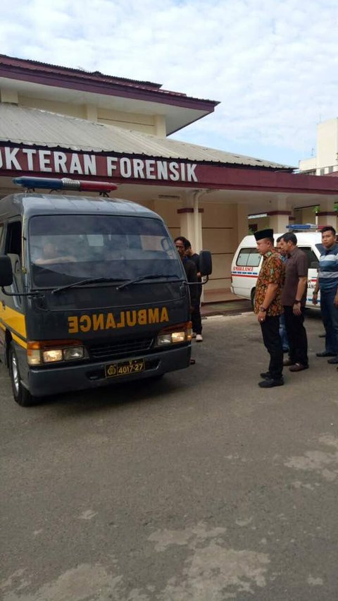 Terungkaplah Alasan Mengapa Tulisan Ambulance Dibuat Terbalik