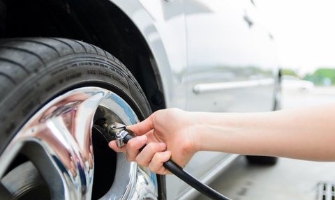 Ketahui Penyebab Ban Mobil yang Habis Sebelah