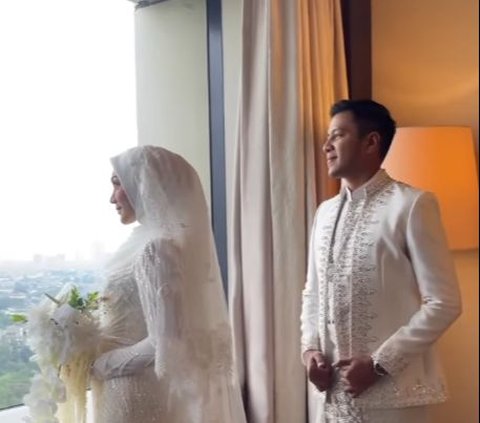 Happy Moment of Melody Prima's Wedding: Beautiful in a White Dress, 25 Grams of Gold as Dowry
