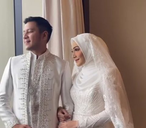 Happy Moment of Melody Prima's Wedding: Beautiful in a White Dress, 25 Grams of Gold as Dowry