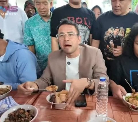 Terbang ke Lampung, Potret Raffi Ahmad Diserbu Warga saat Makan Bubur Bareng Calon Gubernur