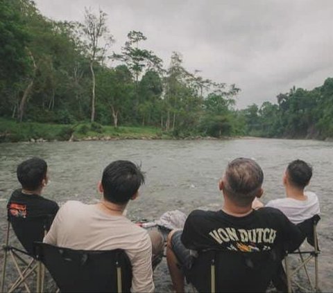 Potret Raffi Ahmad Healing Bareng 'The Dudas Minus One', Asyik Main di Sungai Sambil Menikmati Pemandangan