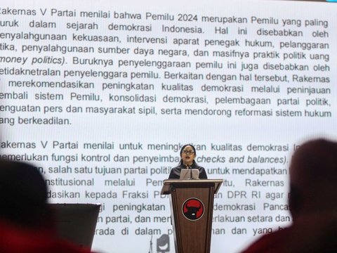 FOTO: Reaksi Puan Maharani Berkaca-kaca Saat Bacakan Hasil Rekomendasi Rakernas V PDIP