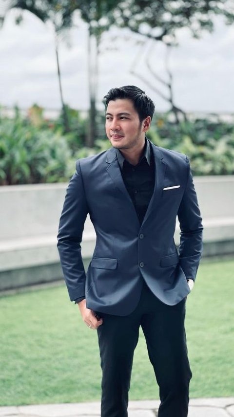 This is the figure of Ilham Prawira, the new husband of Melody Prima.
