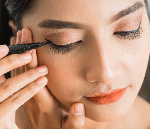 No Need to Remove, Tricks to Make Uneven Eyeliner Symmetrical