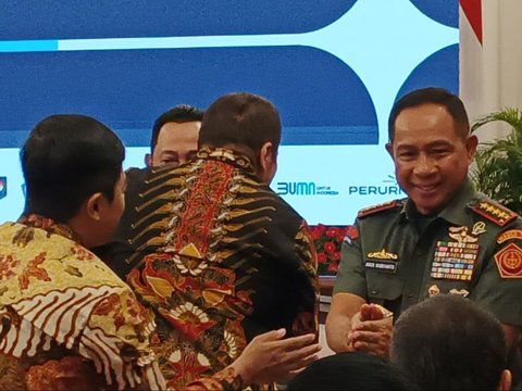 FOTO: Momen Pertemuan Kapolri-Jaksa Agung, Akrab Berpelukan Cipika Cipiki di Tengah Kabar Jampidsus vs Densus Panas