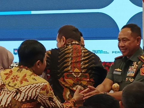 FOTO: Momen Pertemuan Kapolri-Jaksa Agung, Akrab Berpelukan Cipika Cipiki di Tengah Kabar Jampidsus vs Densus Panas