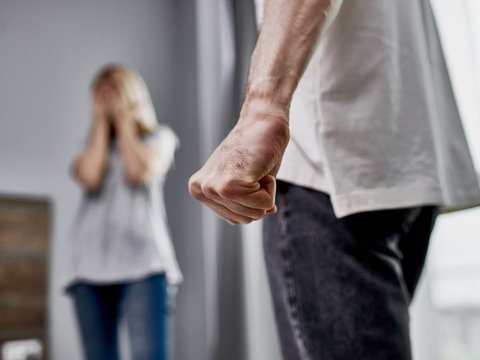 Alleged Child Assaults Biological Mother in Pekanbaru, Recorded by Son-in-law