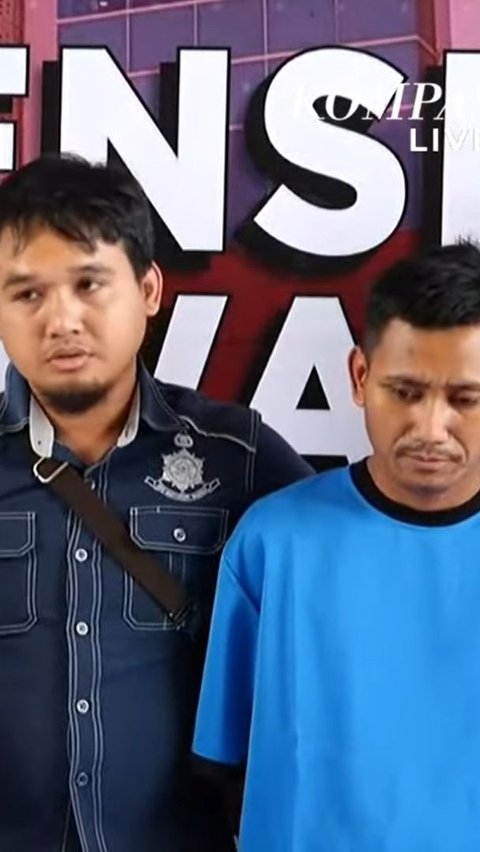 The Expression of the Police Officer Beside Pegi During the Press Conference Becomes the Spotlight