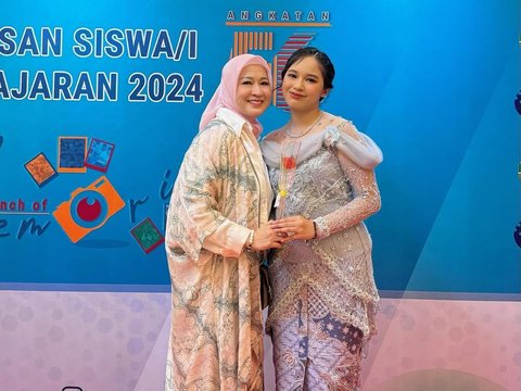 Cantiknya Shakiena Anak Pasha Ungu Wisuda SMA, Okie Agustina dan Adelia Kompak Hadir