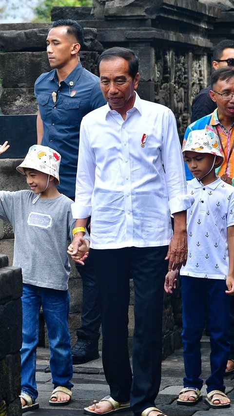 Tak Hadiri Rakernas PDIP, Jokowi 'Sibuk' Berbagi Bersama Warga Yogyakarta