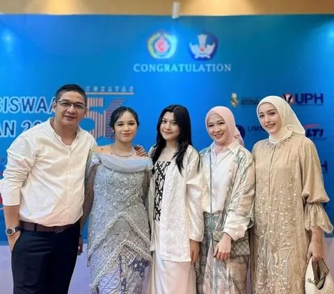 Cantiknya Shakiena Anak Pasha Ungu Wisuda SMA, Okie Agustina dan Adelia Kompak Hadir