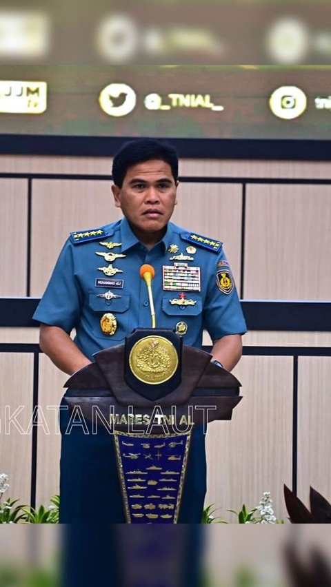 Potret Prajurit TNI AL Berangkat Haji, Kasal Muhammad Ali Beri Pesan Penting<br>