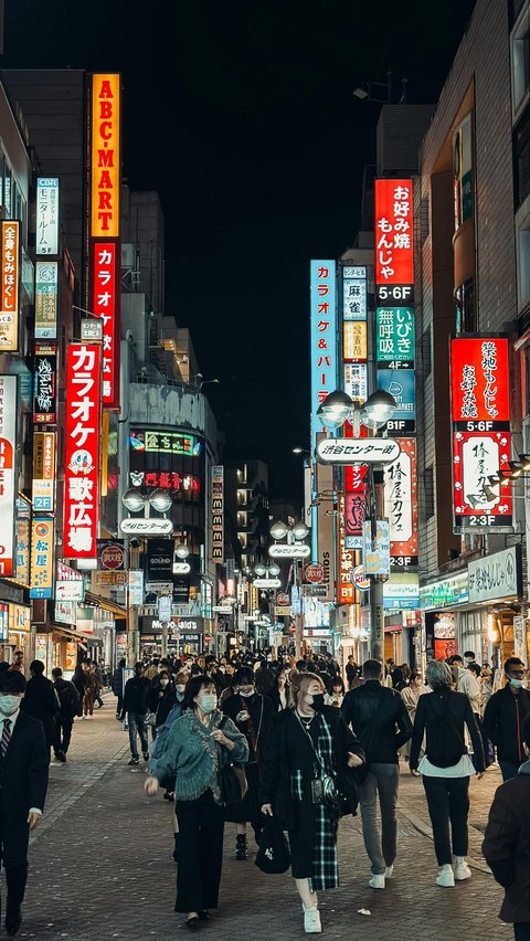 9 Pillars of Strange and Mysterious Light Appear in the Sky of Japan, Stirring up Residents