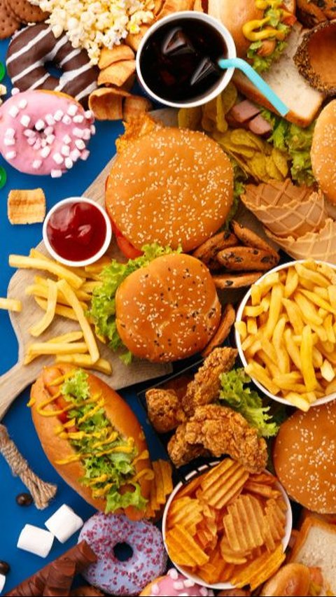 <b>Bahaya Makan Junk Food yang Bisa Memicu Penyakit Kronis</b>