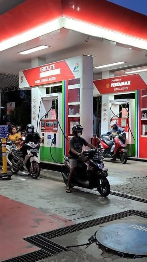 DPR Bongkar 'Permainan' Pemerintah Hilangkan BBM Pertalite Diganti Pertamax Green