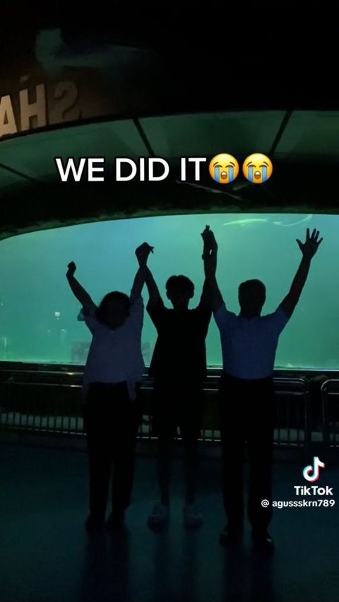 Momen Anak Ajak Orang Tuanya yang Sudah Berpisah Jalan Bareng ke Sea World Ini Viral, Curi Perhatian