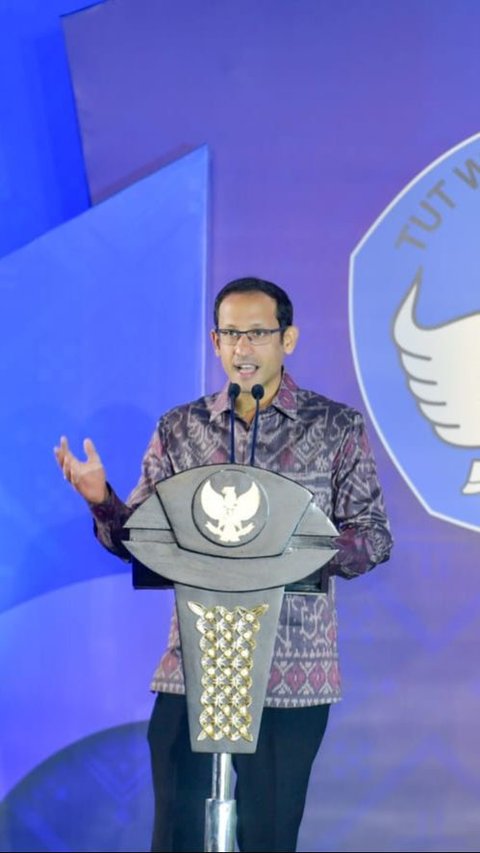 Menteri Nadiem Blak-blakan UKT Batal Naik Tinggi Hingga Restu Presiden Jokowi