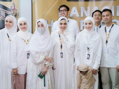 Bikin Pangling! Foto-foto Nisya Ahmad Tampil Berhijab saat Kegiatan Manasik Haji, Akan Menunaikan Haji Furoda Bersama Keluarga Besar