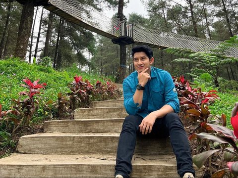 10 Potraits of Chand Kelvin's House in an Elite Area, Its Design is Simple but Surprisingly Beautiful Inside...